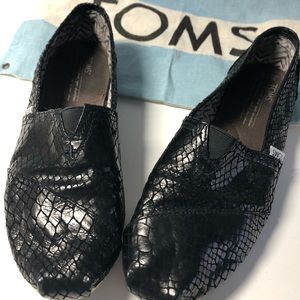 Toms Shoes